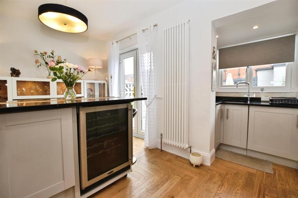 b5a16e37-kit 20sink.JPG