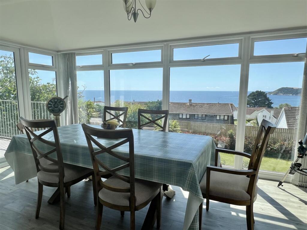 Conservatory/Dining Area