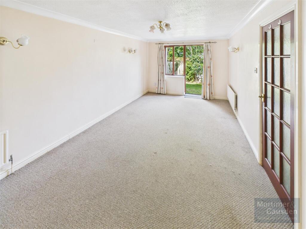 Sitting / Dining Room