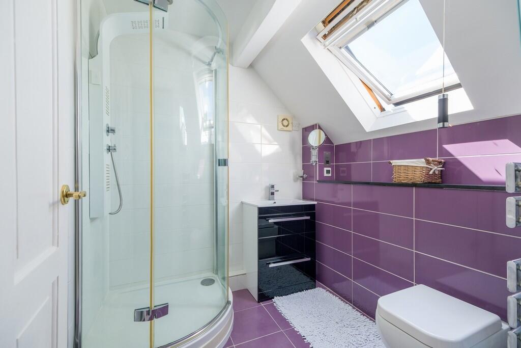 1440px-Brambles-2...