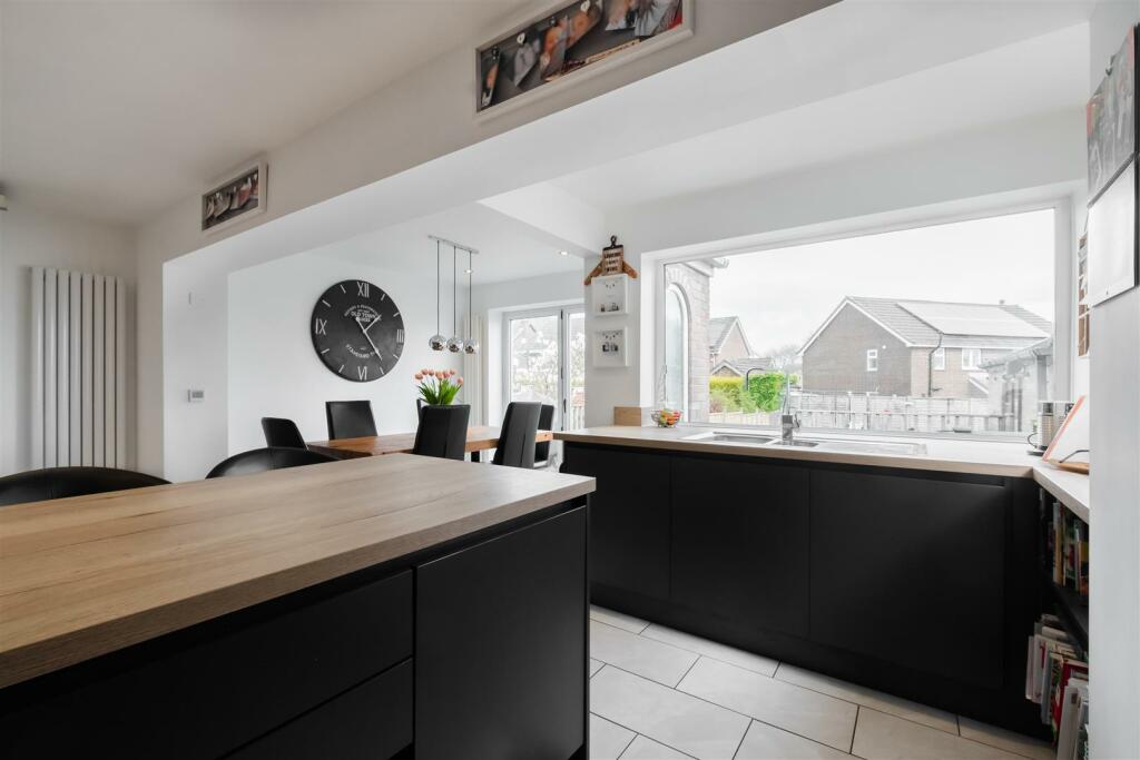 KITCHEN 3.jpg