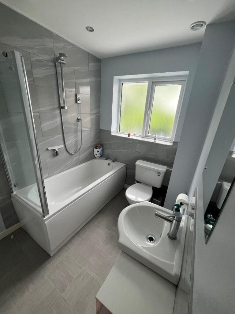 NEW BATHROOM...jpg