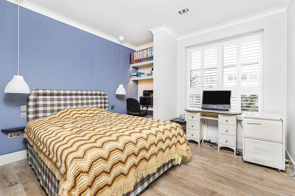 Bedroom 1.jpg