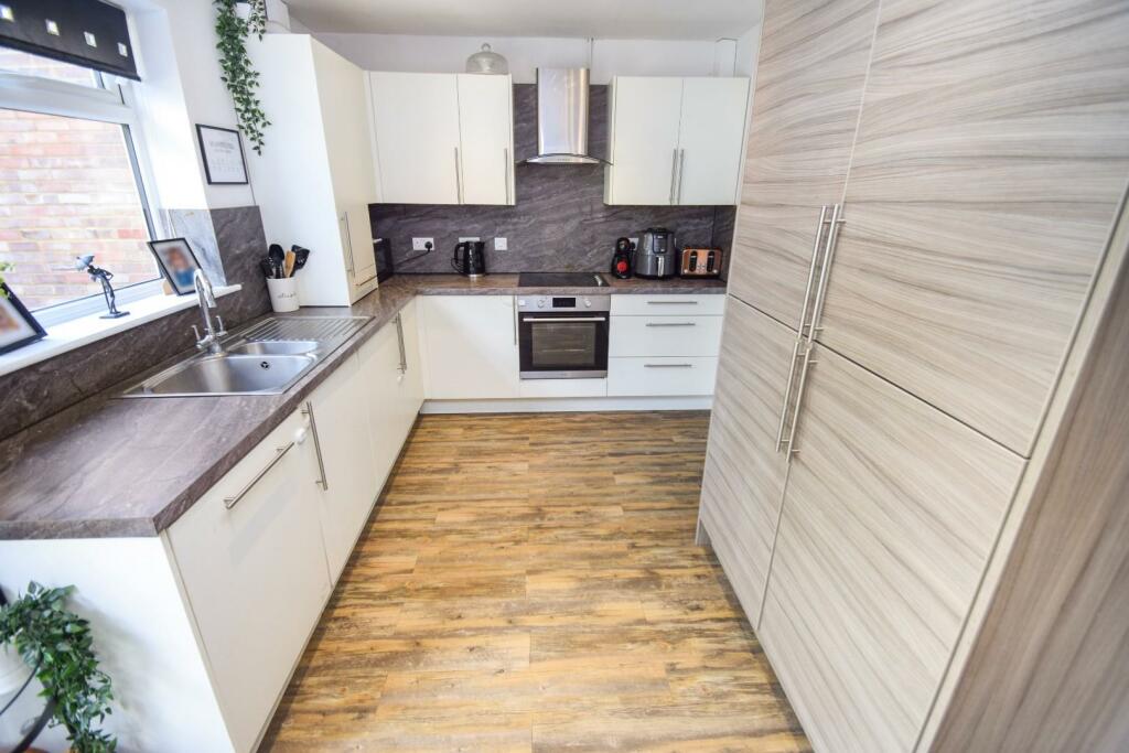 new kitchen..jpg