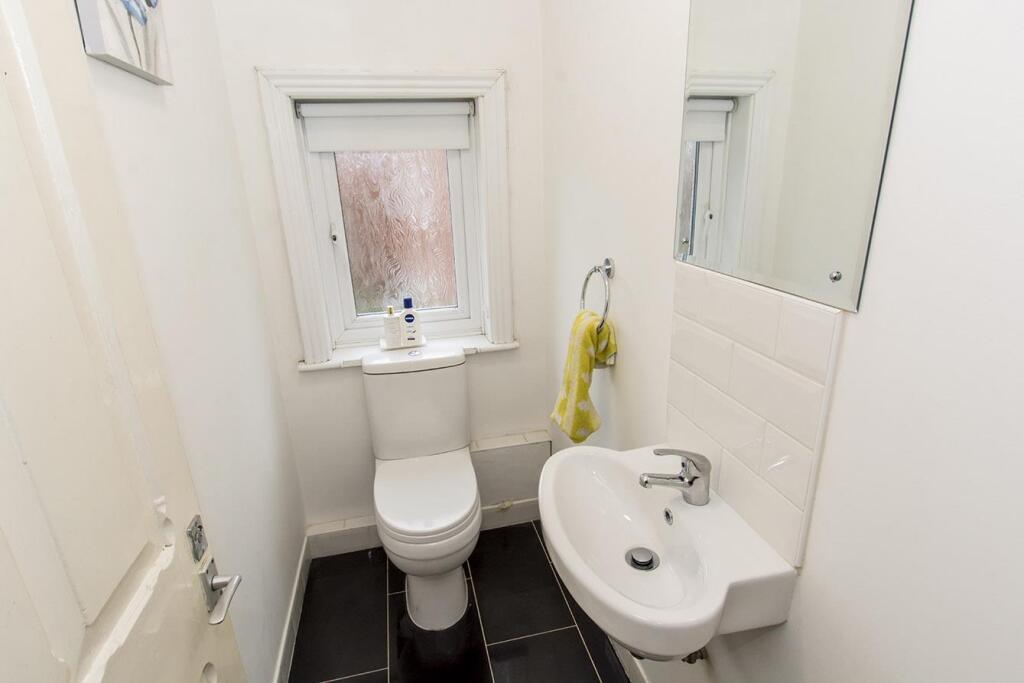 Additional WC (Main House)