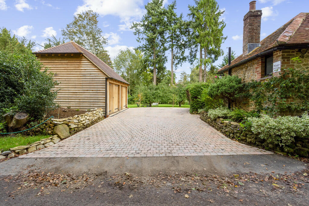 Driveway/Parking