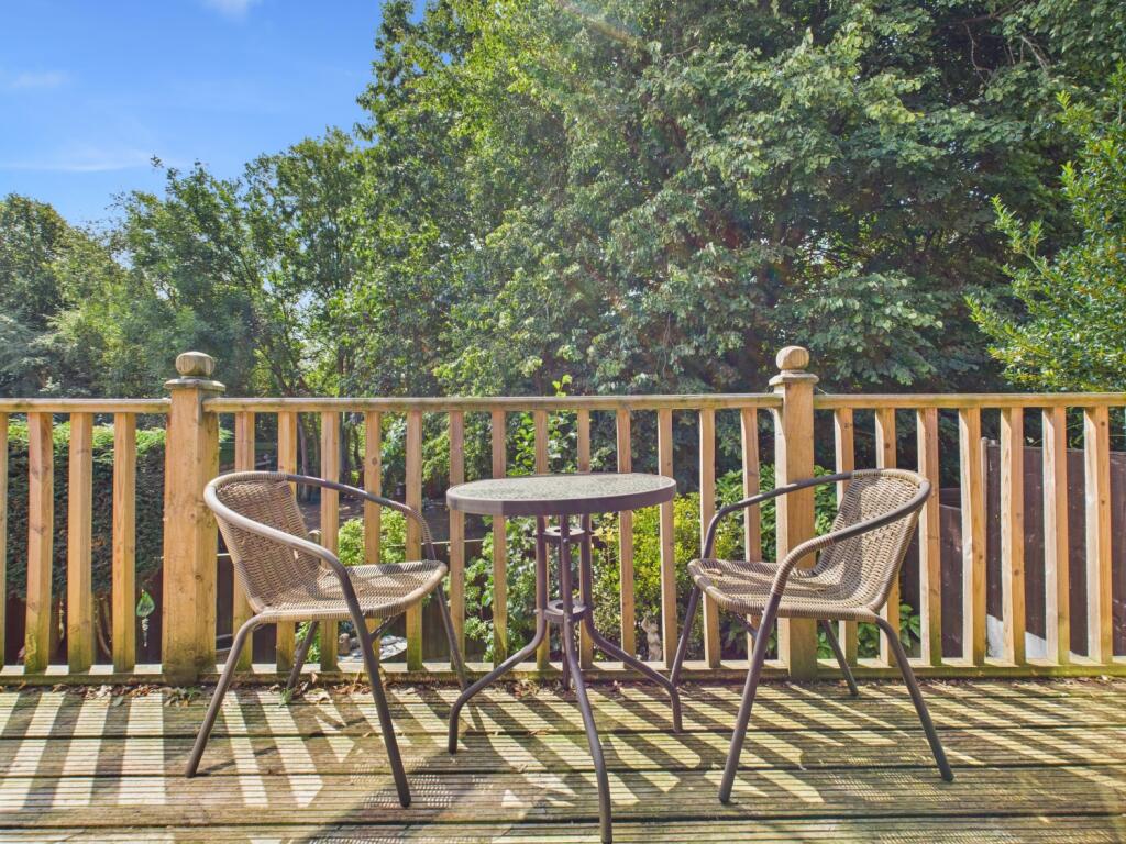 CAM03729G0-PR0119-STILL015