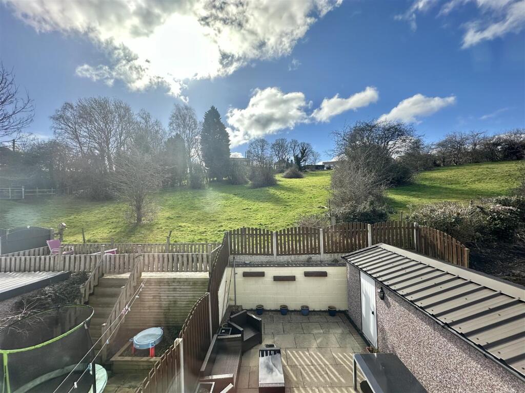 Bramleys Estate Agents - Kings Lea - Liversedge (9