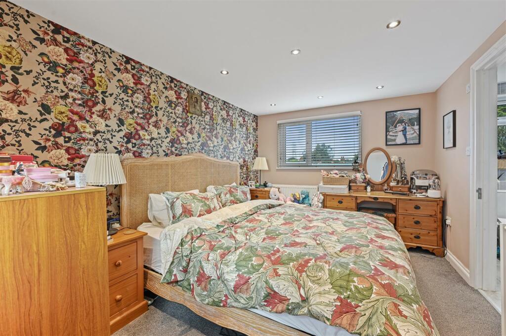 Main Bedroom .JPG