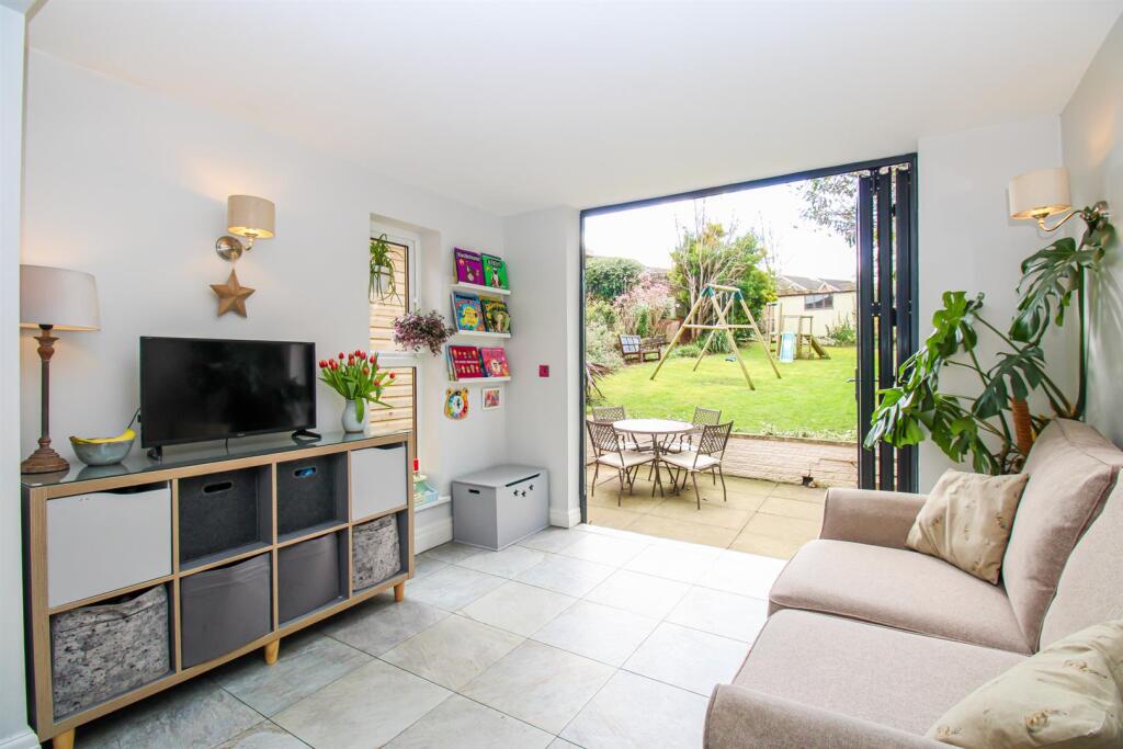 SITTING ROOM