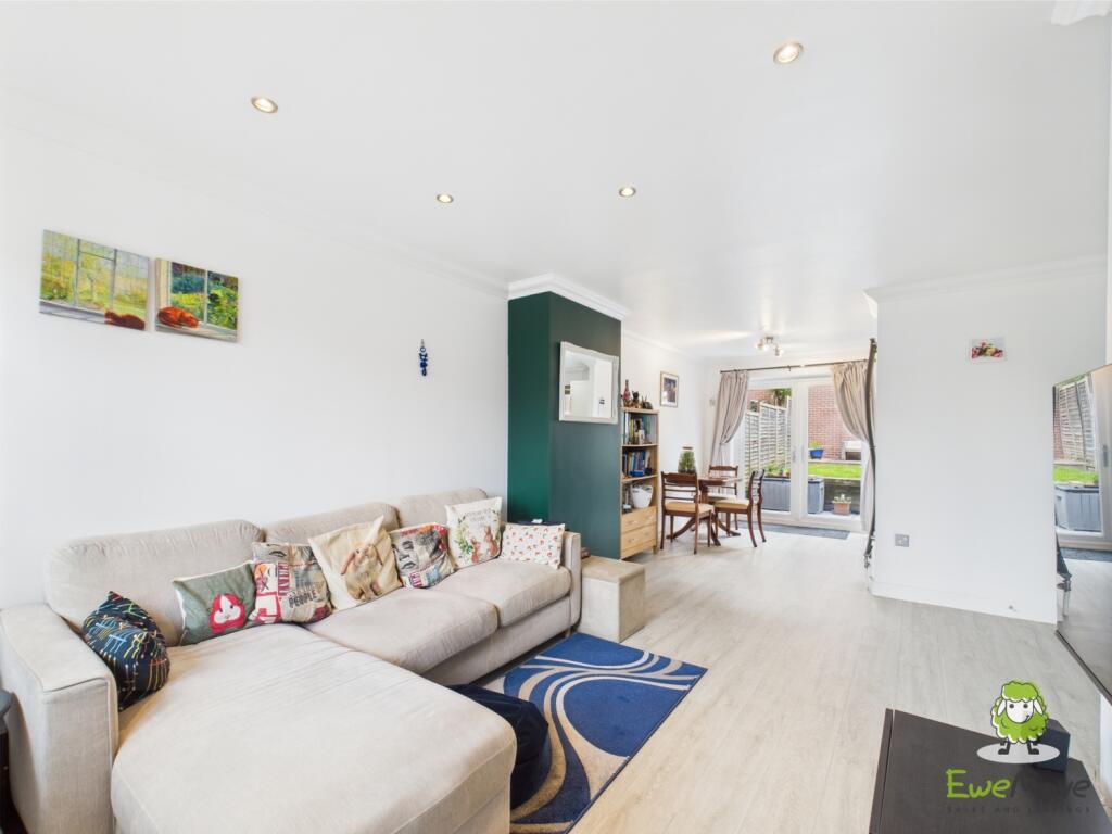 EweMove Estate Agents Basingstoke - Chaldon Green