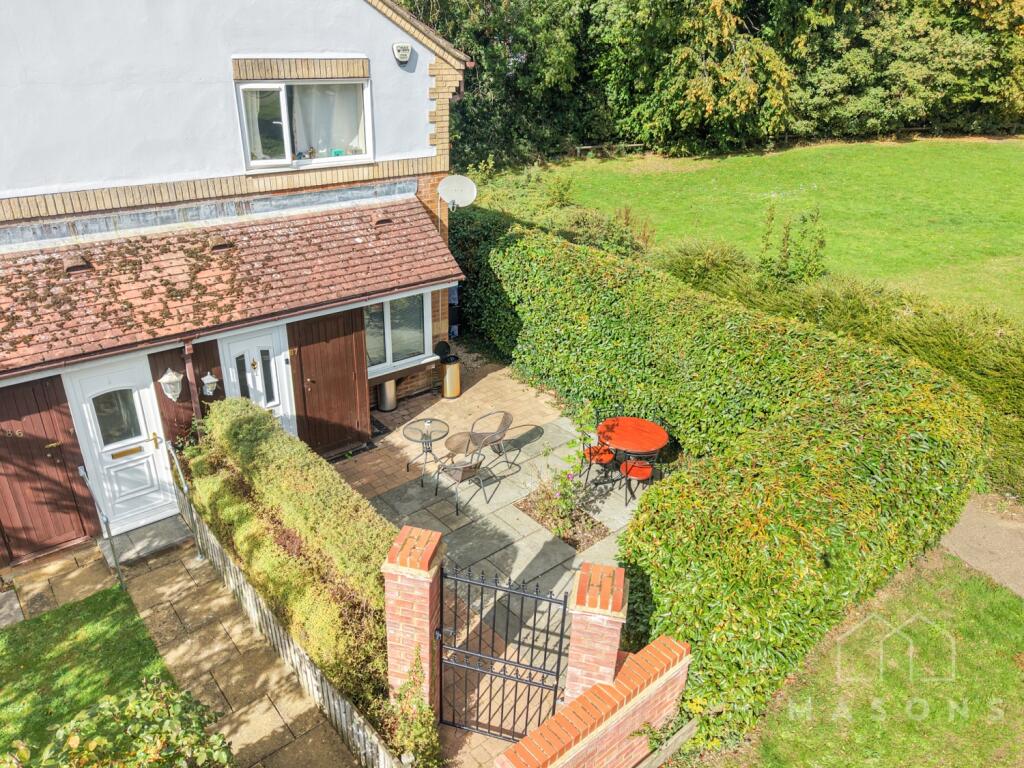 Front courtyard garden