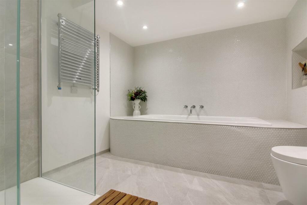 BATH2.jpg