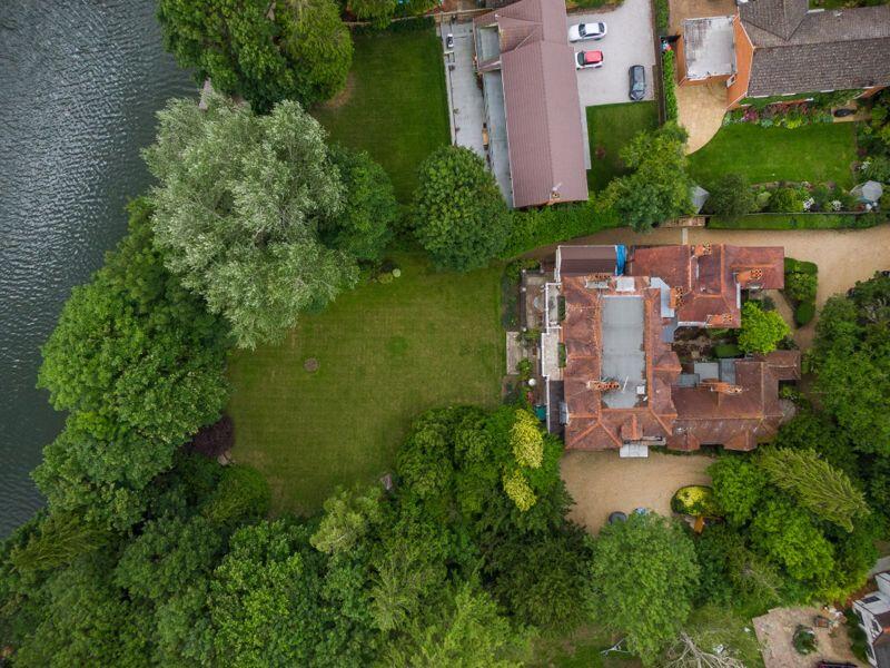 MAIDENHEAD RIVERSIDE, 1 BEDROOM APARTMENT