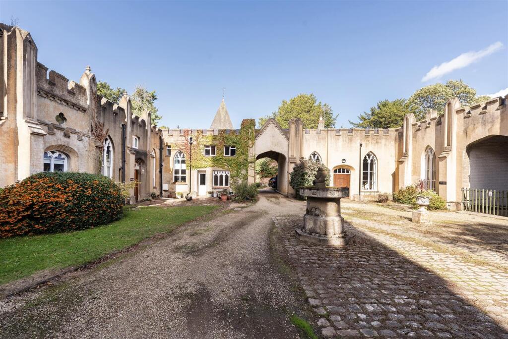 3 The Castle, TN11 0EG 005.jpg