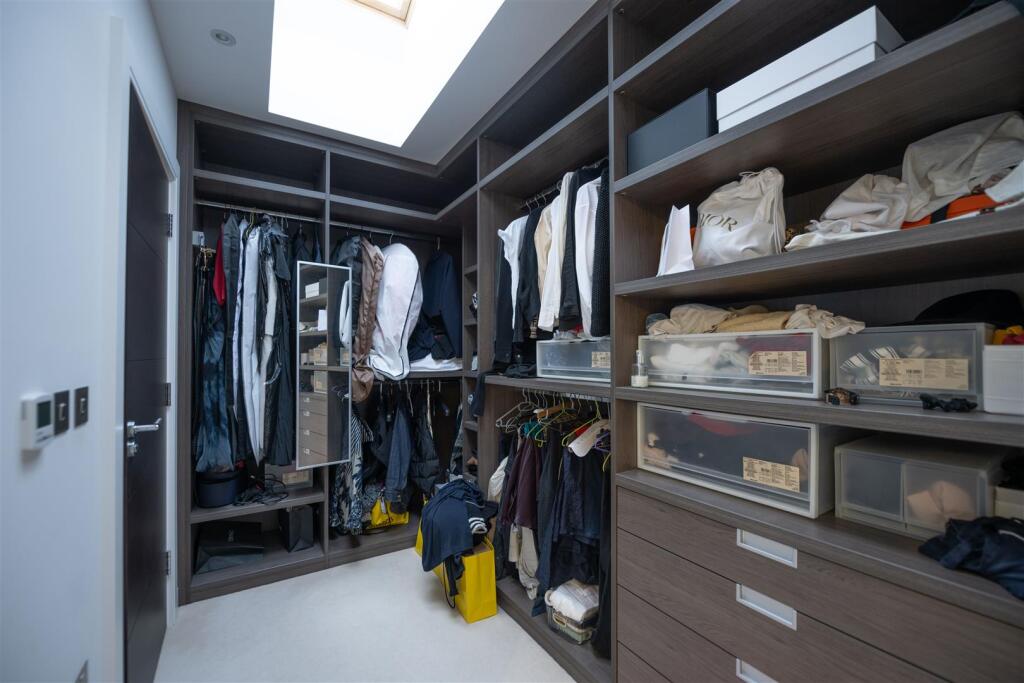Master Bedroom Walk-in Wardrobe.jpg