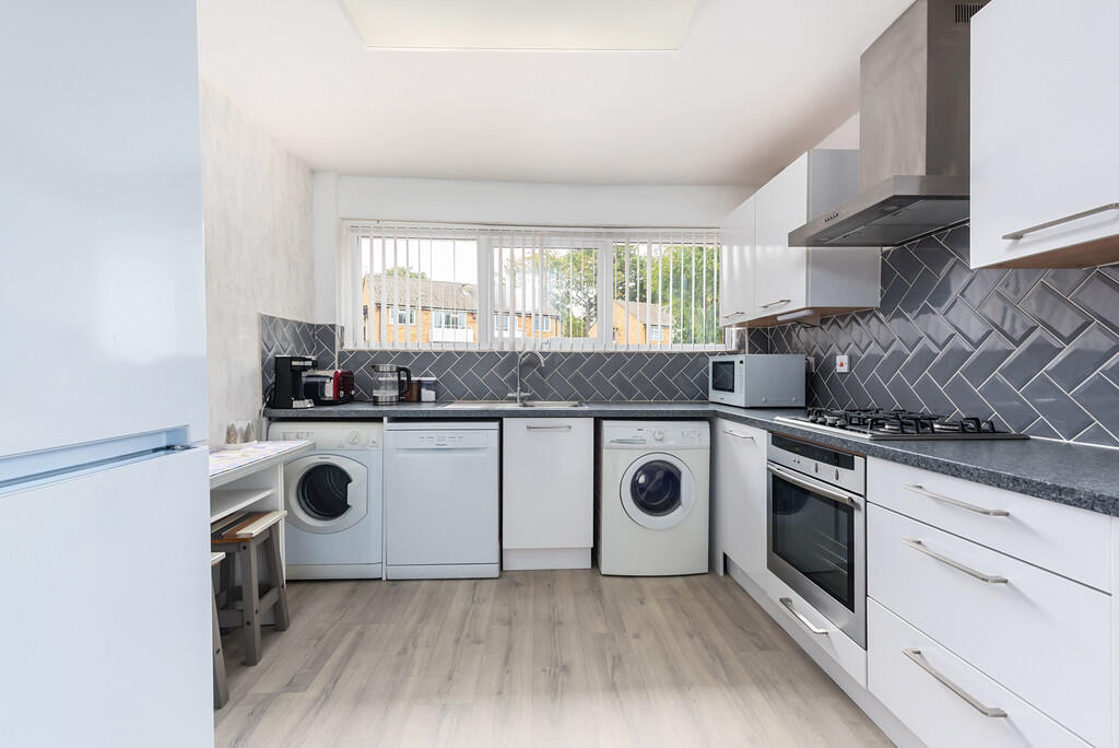 17 Beta Rd (7) - ...