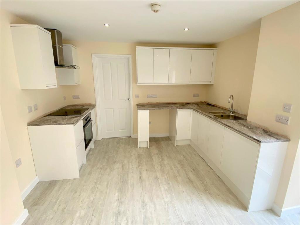 2, 8 Mayfield Road Kitchen