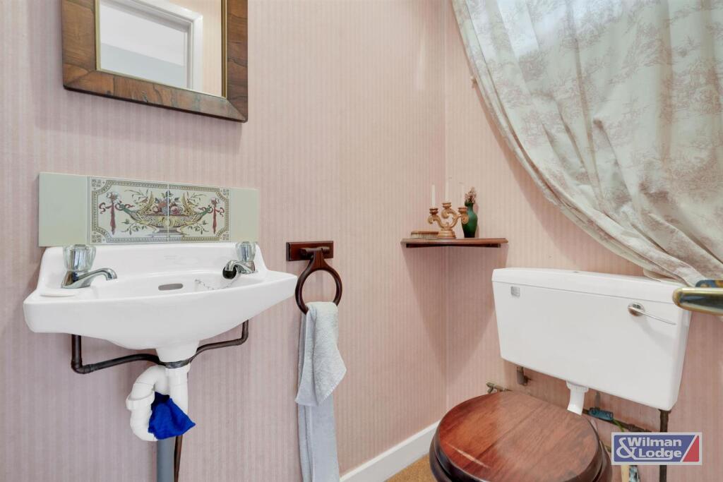 Four Bed Detached House in Glusburn7.jpeg