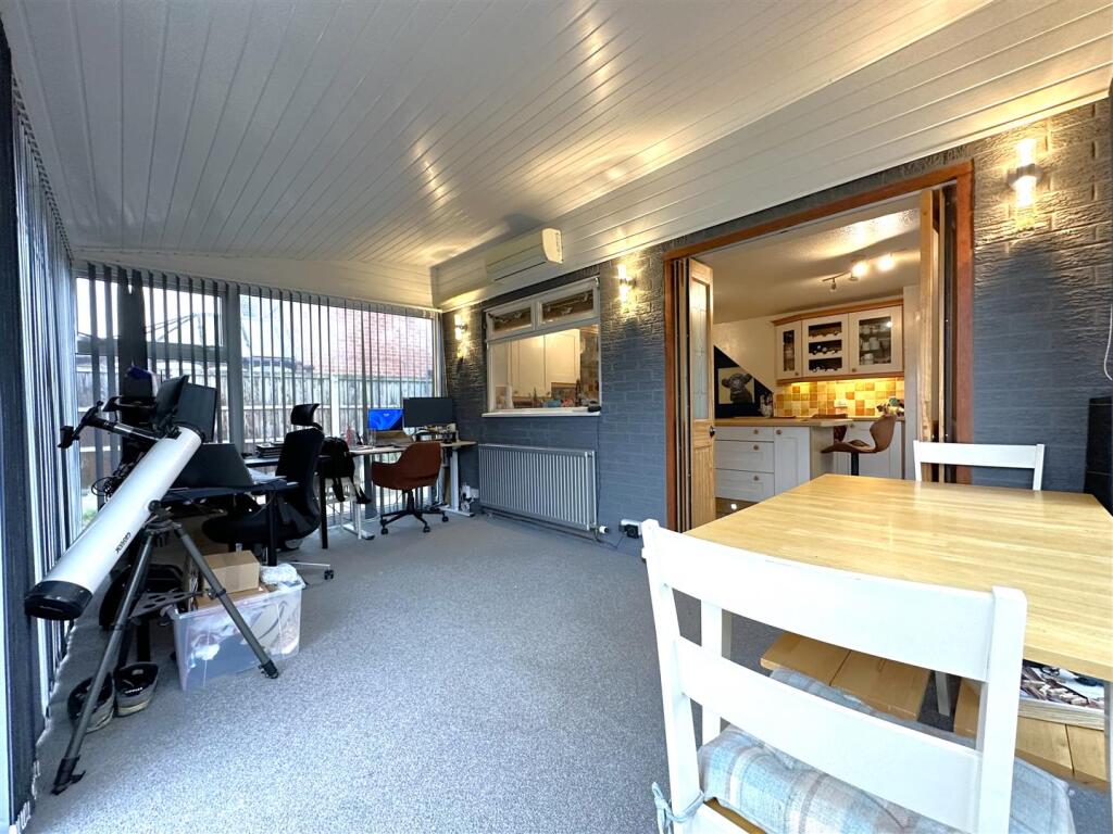 Generous Multi-Purpose Conservatory 889