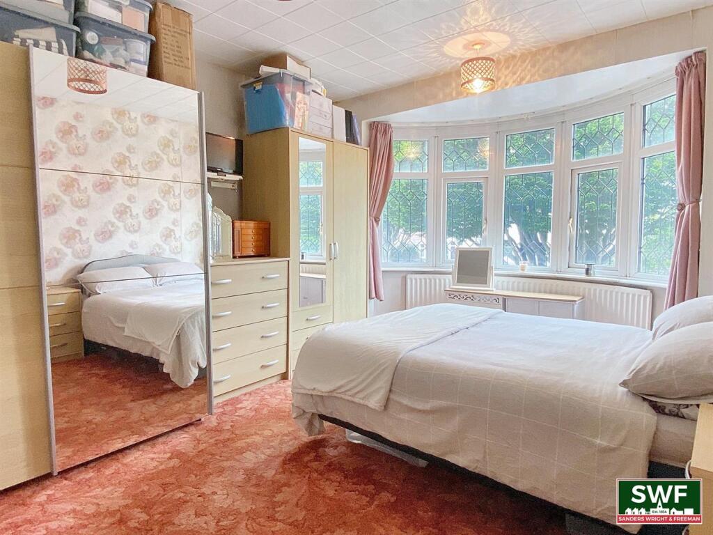Bedroom1.jpg