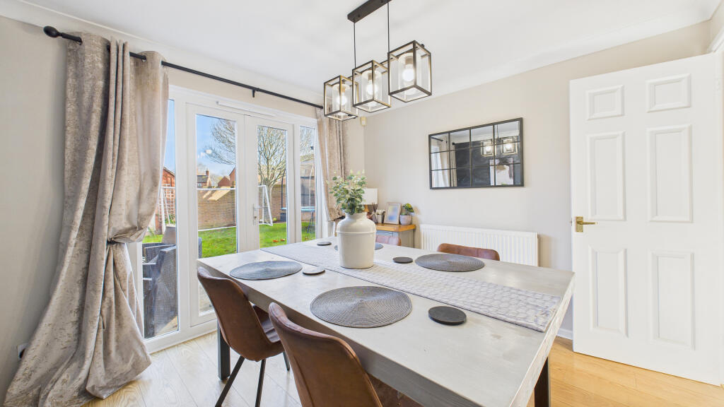 CAM04968G0-PR0080-STILL005