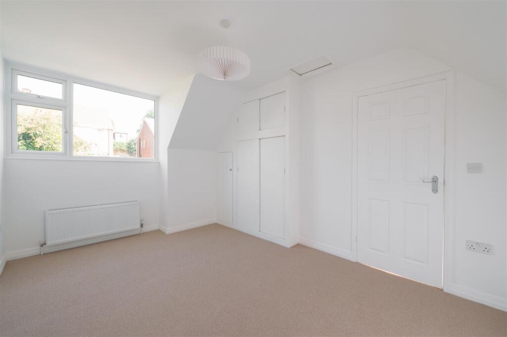 18 Lindsay Avenue, Hitchin-22.jpg