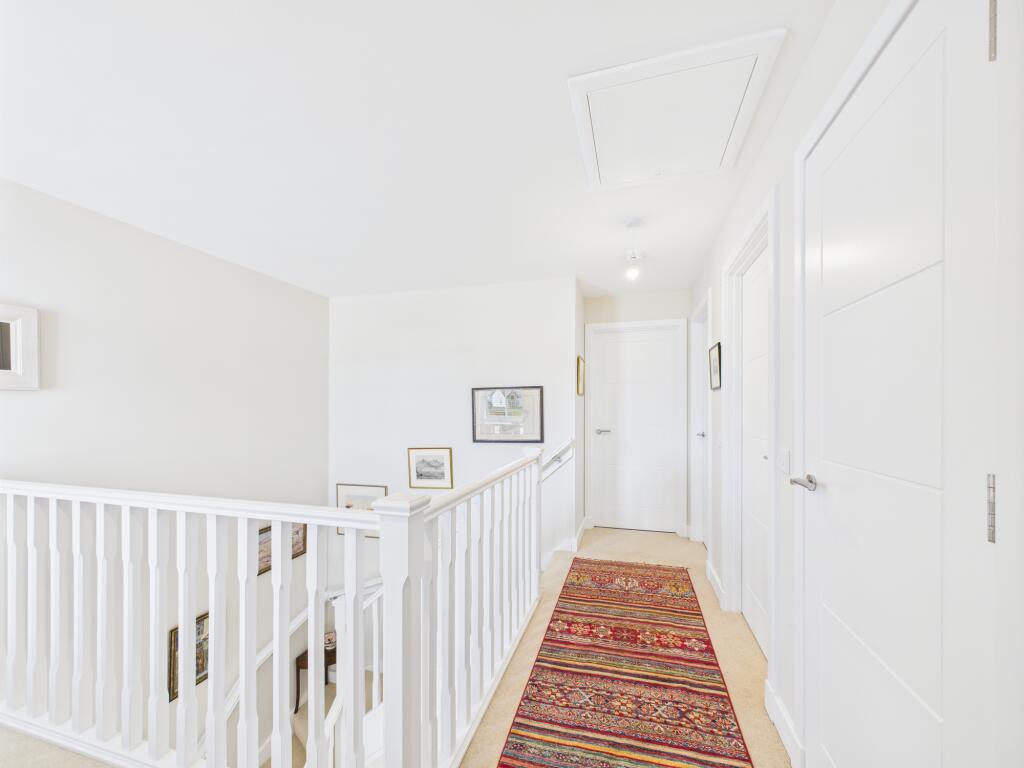 CAM03185G0-PR0104-STILL024