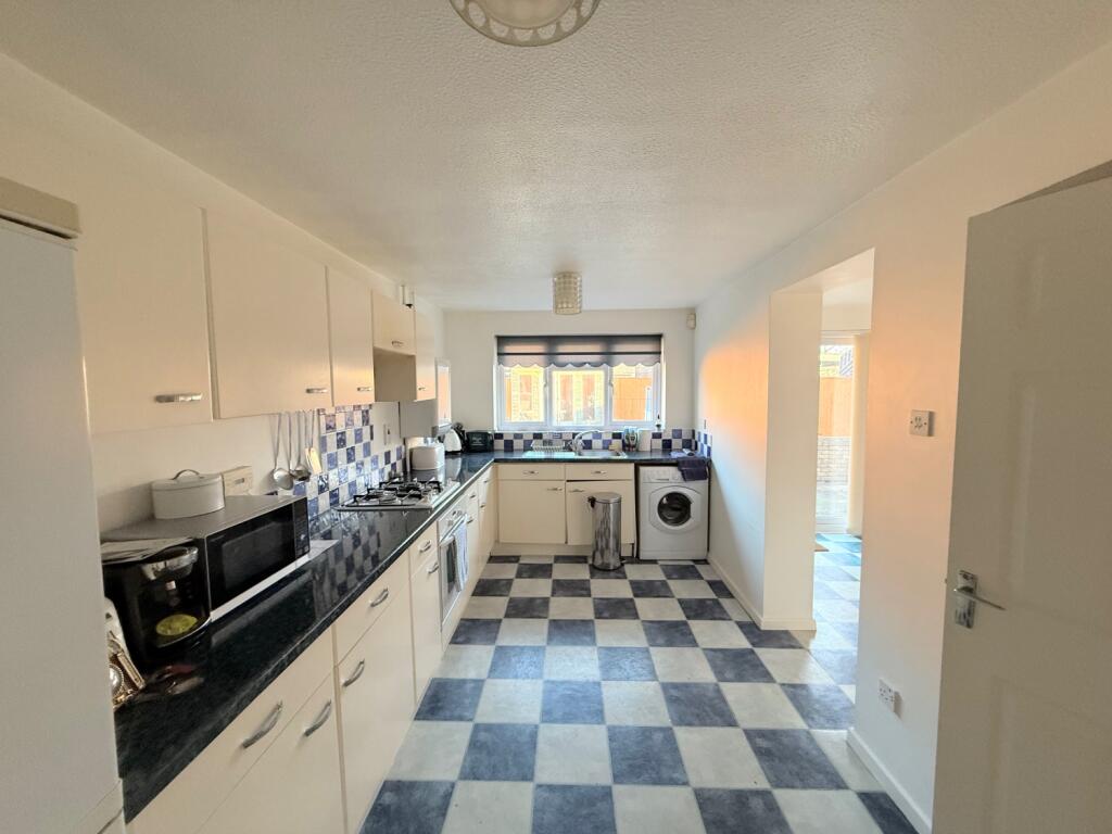 2E5CD052-3F5F-4A0B-939B-CBAA609DE704