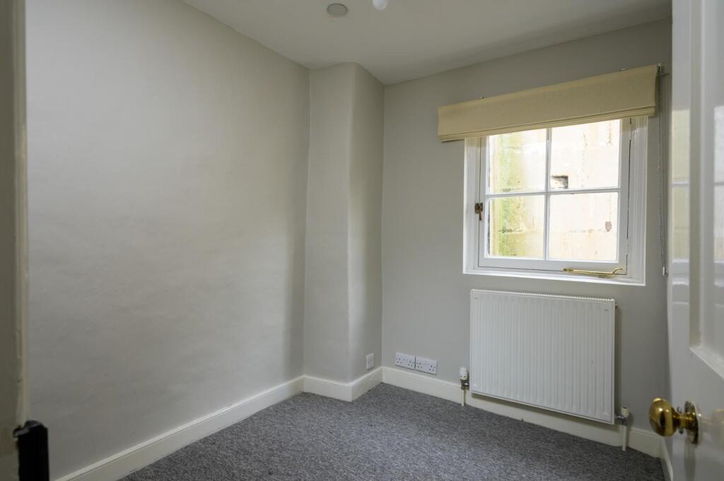 6 Beauford Square-25.jpg