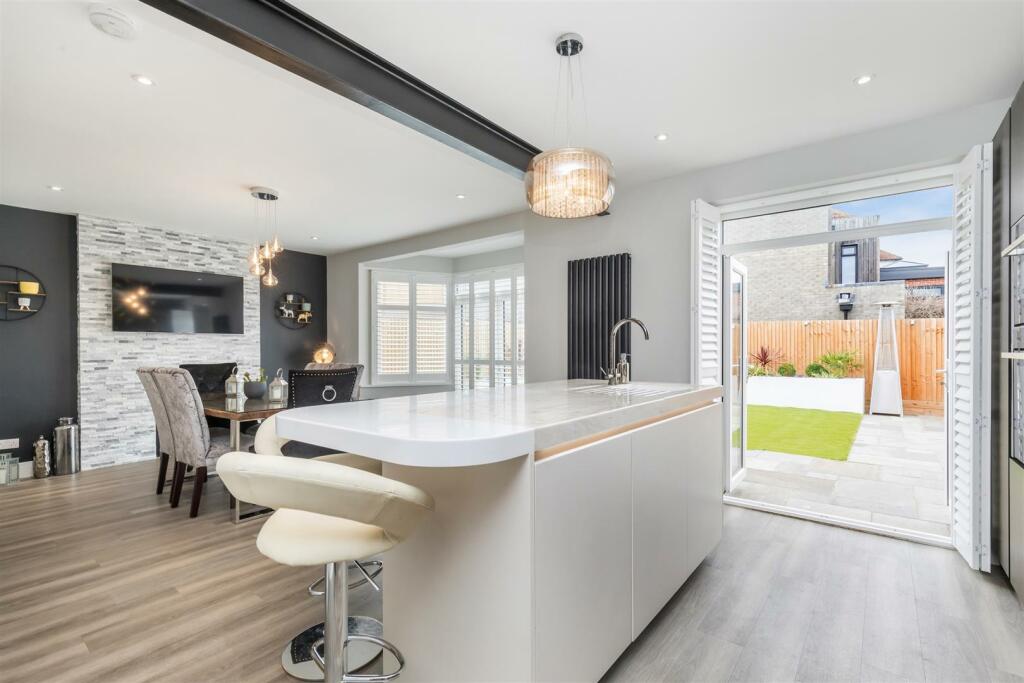 Cz6XBG2Pi0eF0madpuYjqg.jpg
