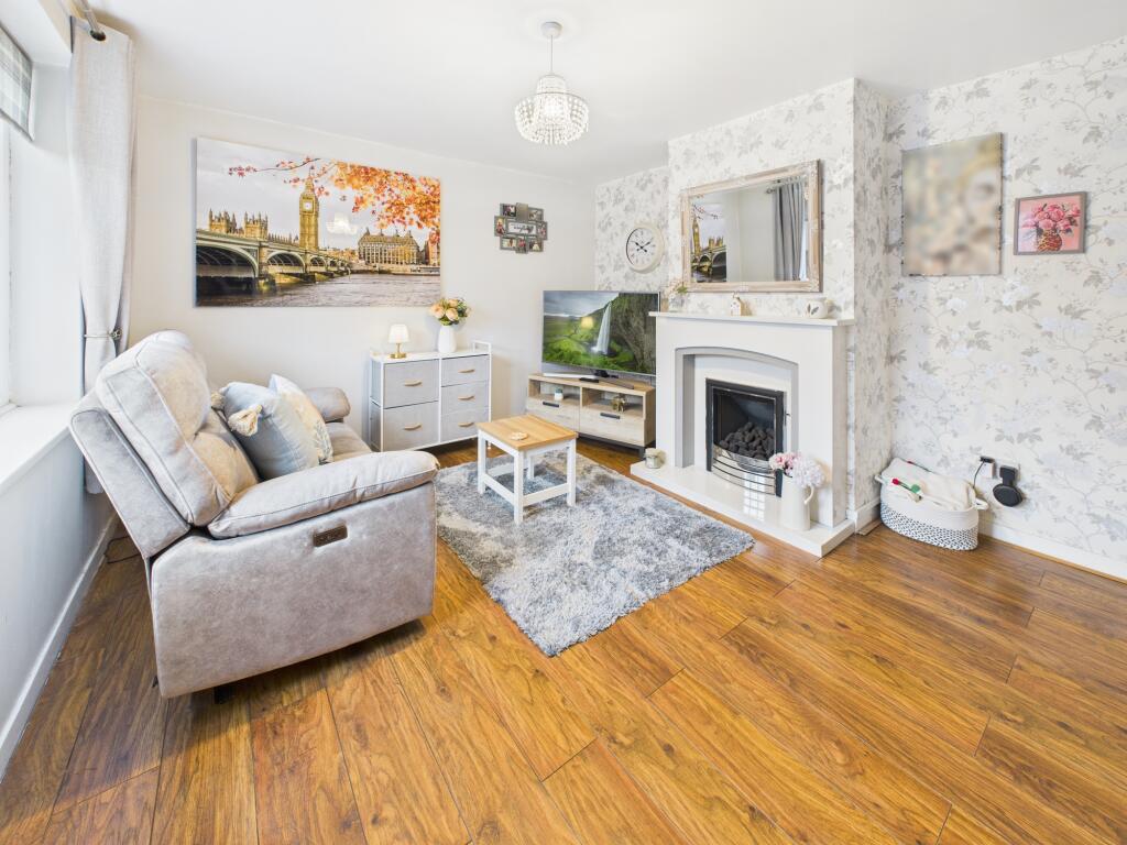 CAM02871G0-PR0623-STILL009