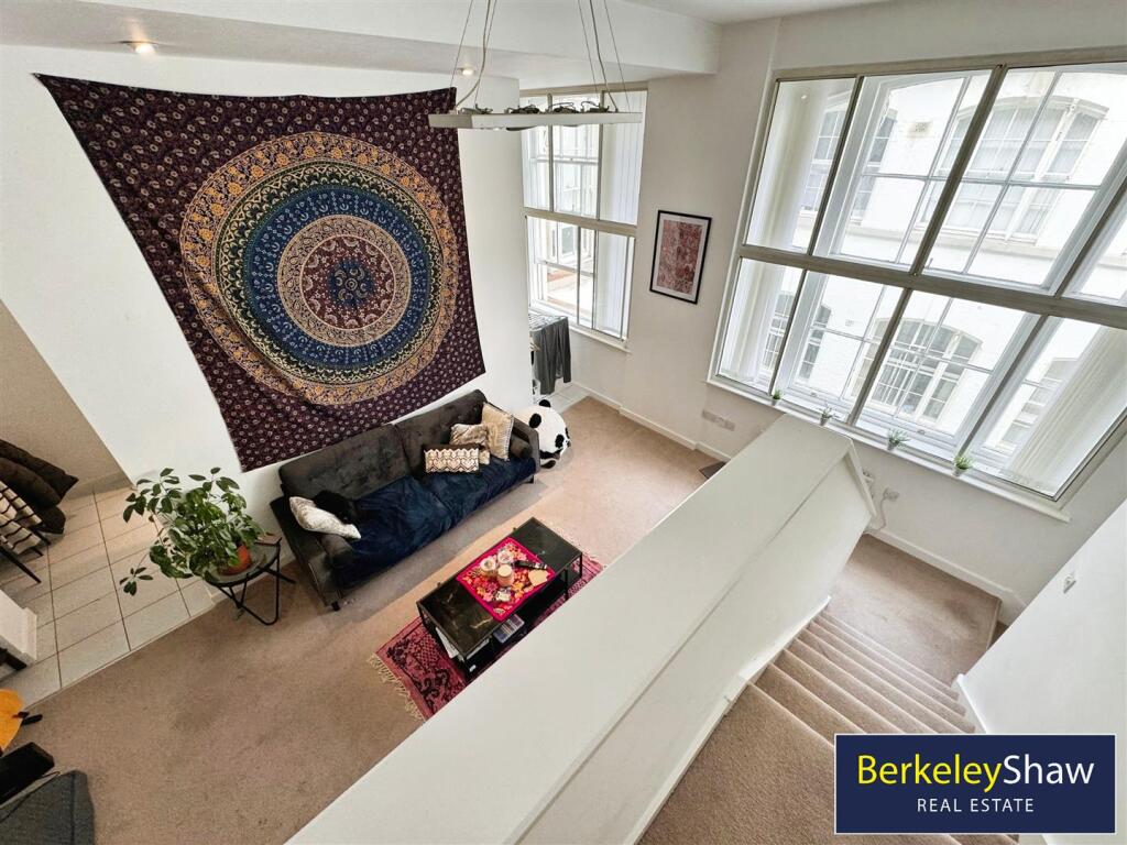 Living area (3)