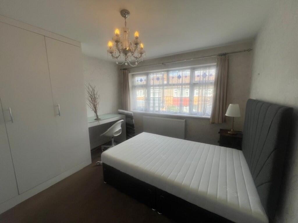 FIRST FLOOR 800PC...