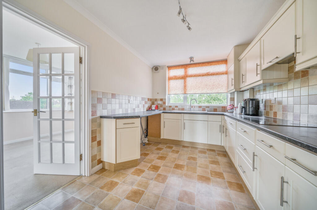 1357741-16-68ced1...