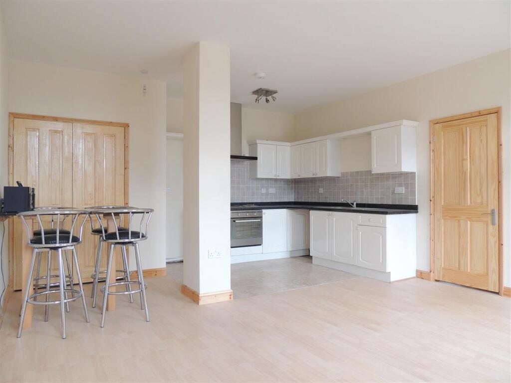 Living Room / Diner / Kitchen