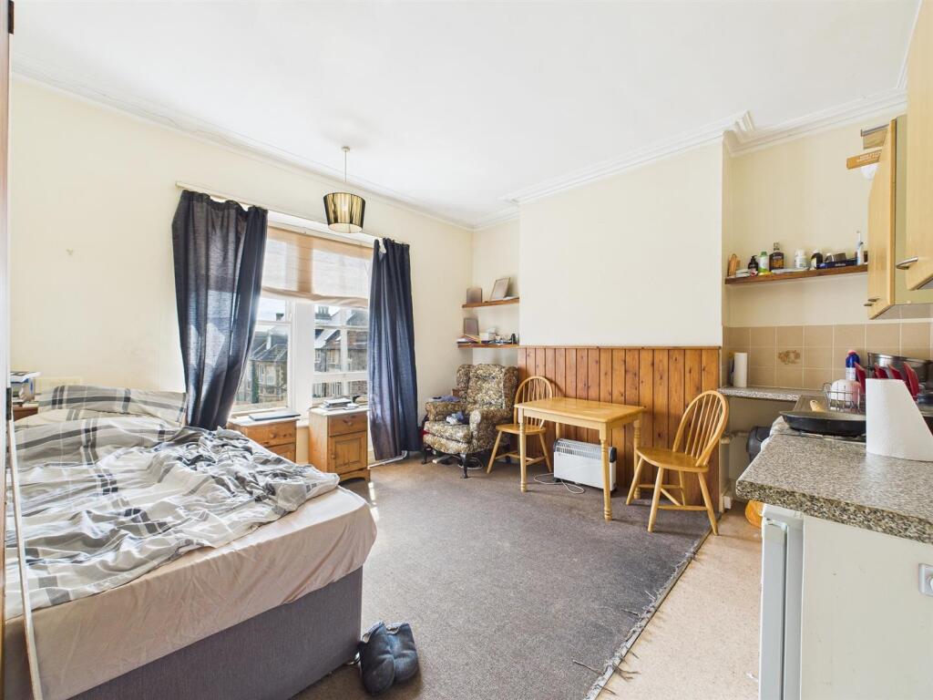 15 - Manor Park Redlenad.jpg