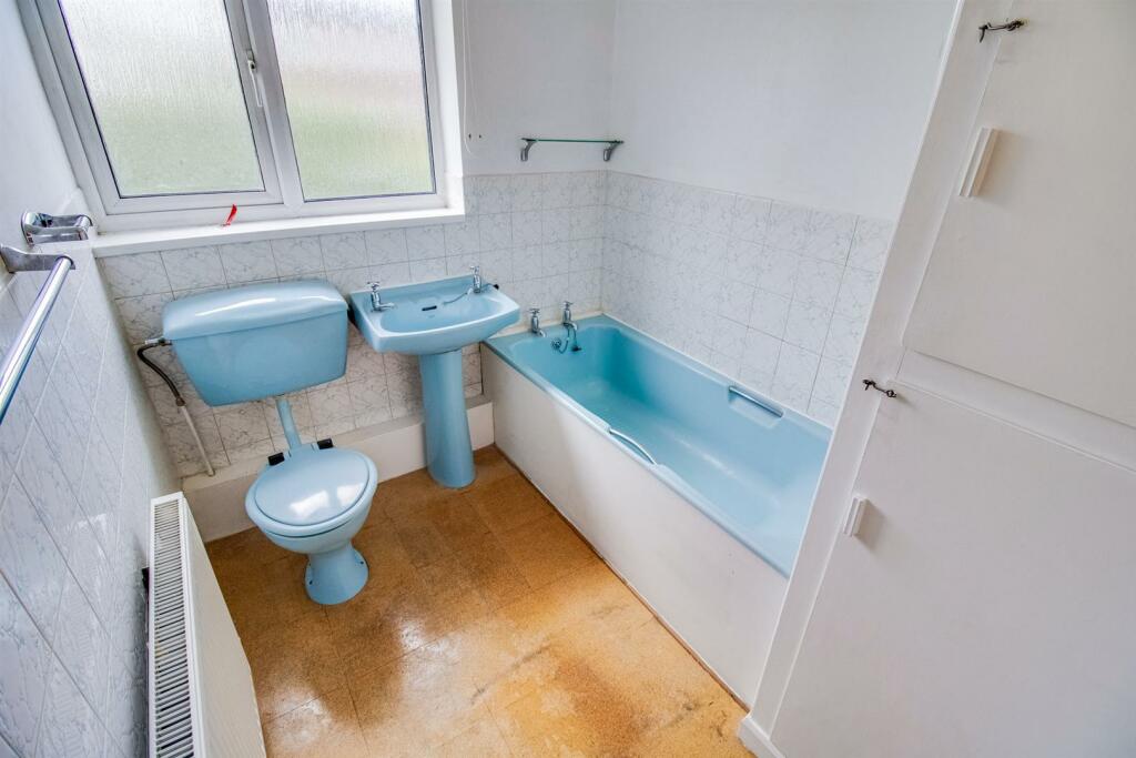 HOUSE BATHROOM/W.C.