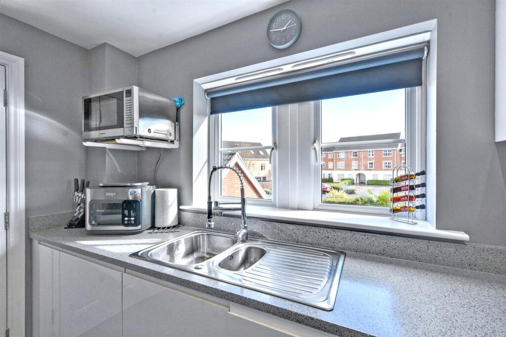 Kitchen_3.jpeg