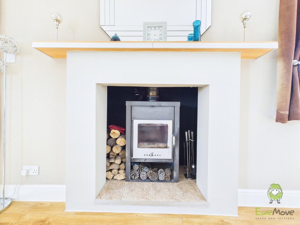 CAM01543G0-PR0132-STILL028