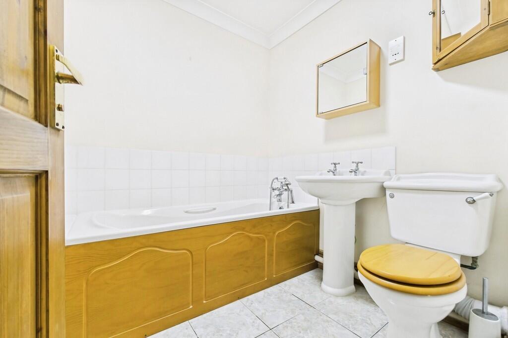 cab20be4-CAM01085...