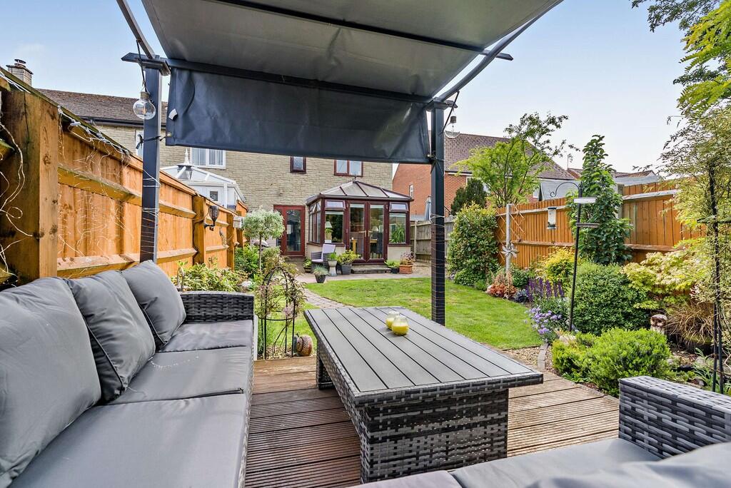 8651916-exterior0...