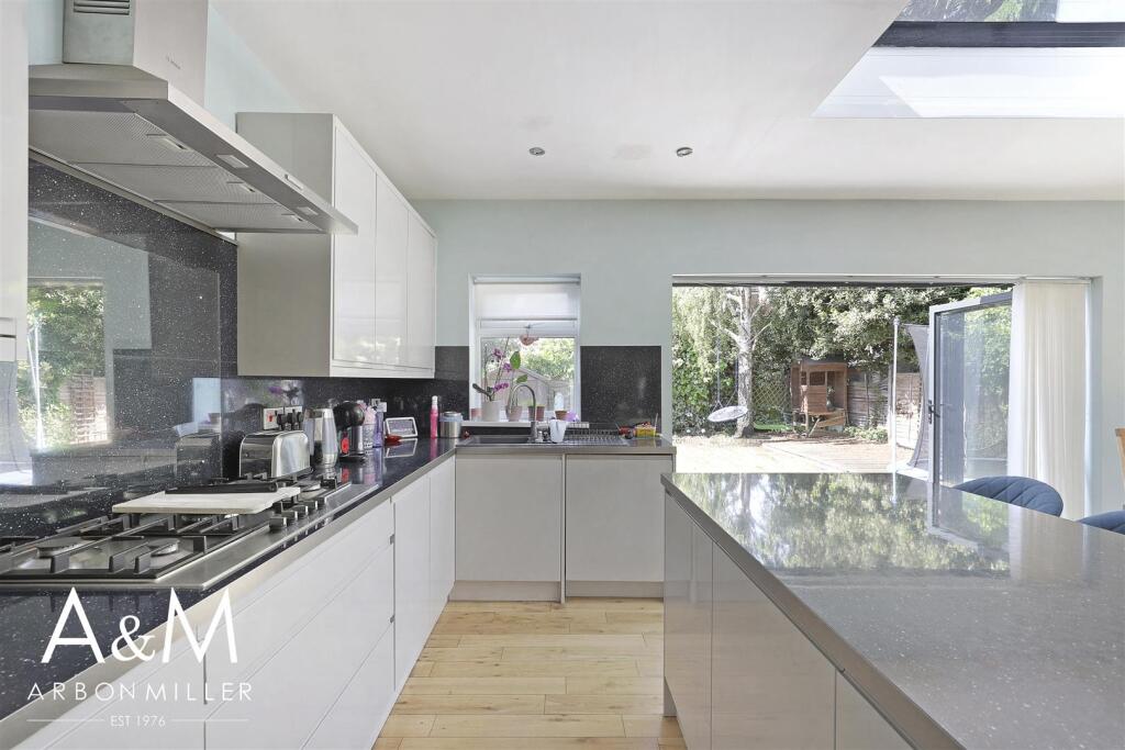 OPEN PLAN KITCHEN/DINER