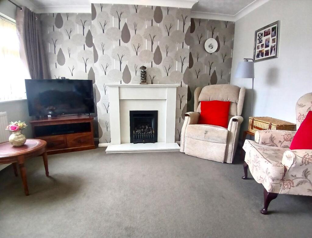 Lounge 2.jpg