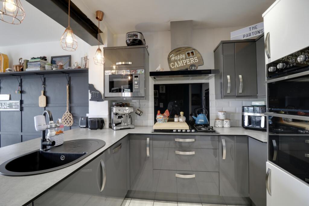 Kitchen e
