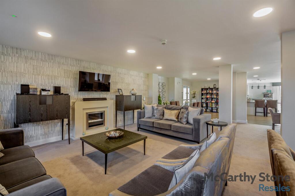 Homeowners Lounge