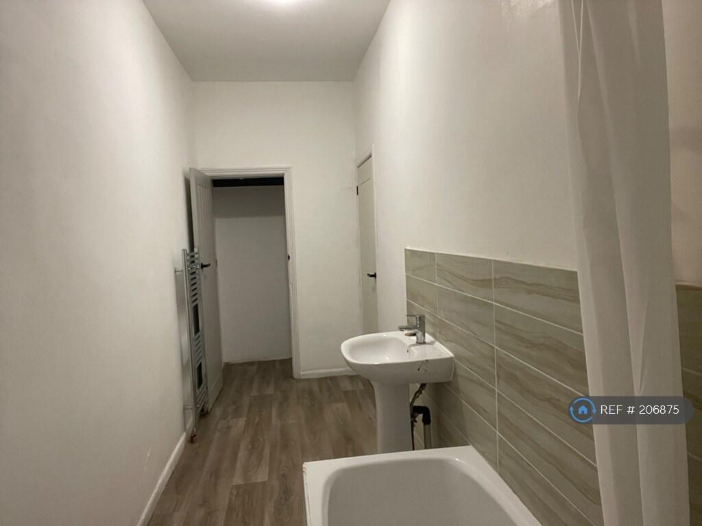 Bath/Shower/Toilet/Storage