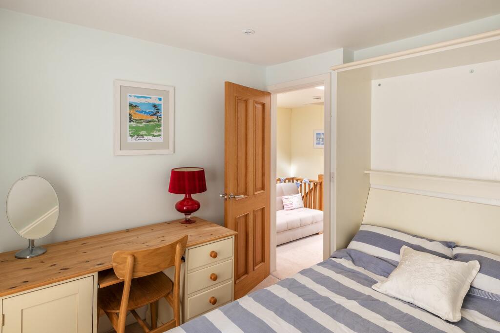 Bedroom_Spittis Park_Kingswear