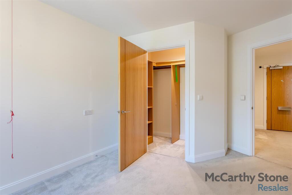 8657584-interior24.jpg