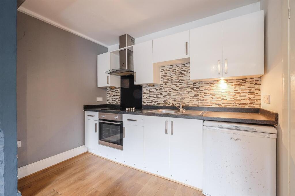 Kitchen/ Lounge